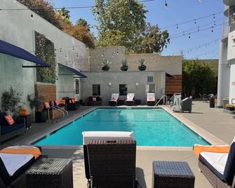洛杉磯美好生活精品酒店 - 洛杉磯 - 洛杉磯 - 游泳池