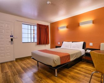 Super 8 By Wyndham - Petaluma