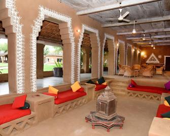 The Desert Resort - Mandāwa - Salónek