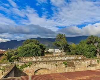 Las Camelias Inn - Antigua - Outdoor view