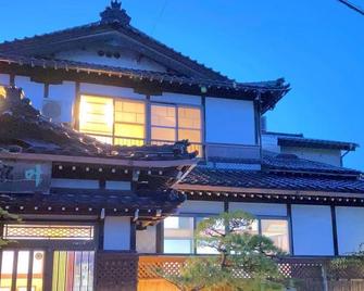 Kanou - Himi - Gebouw