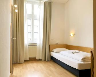 Hotel Moon - Düsseldorf - Habitación