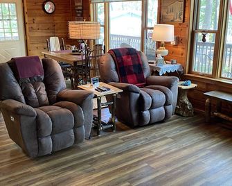 Sand Lake Summit - Stone Lake - Living room
