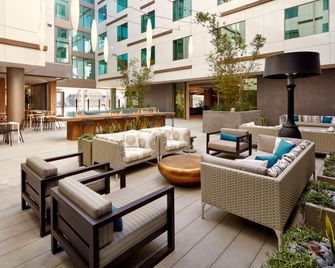 هوموود سويتس باي هيلتون سان دييغو داونتاون/بايسايد - سان دييغو - شرفة مرصوفة