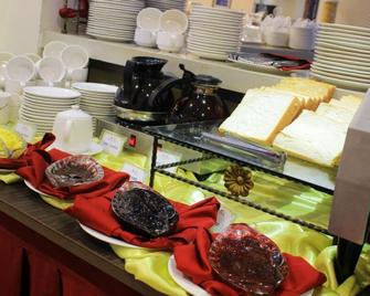 Daima Hotel Padang - Padang - Buffet