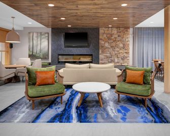 Fairfield Inn & Suites by Marriott Roanoke Salem - Salem - Area lounge