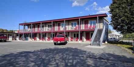 Image of hotel: The Barrie Motel