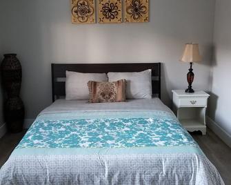 Cozy Lovely Rental Unit With Indoor Place Close to Restaurants/Mall/Fairgrounds - Puyallup - Bedroom