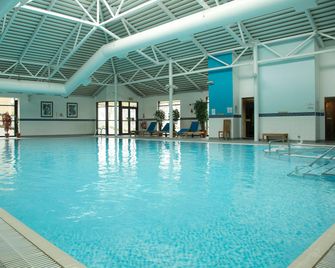 DoubleTree by Hilton Edinburgh Airport - Edimburgo - Piscina