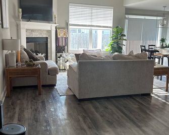 Nwa Modern Stay - Springdale