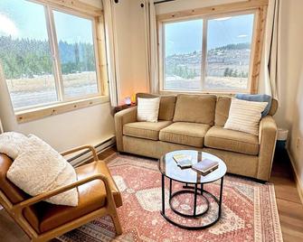 Relaxing Cabin with Waterfall near Glacier National Park - King Bed! - East Glacier Park - Living room