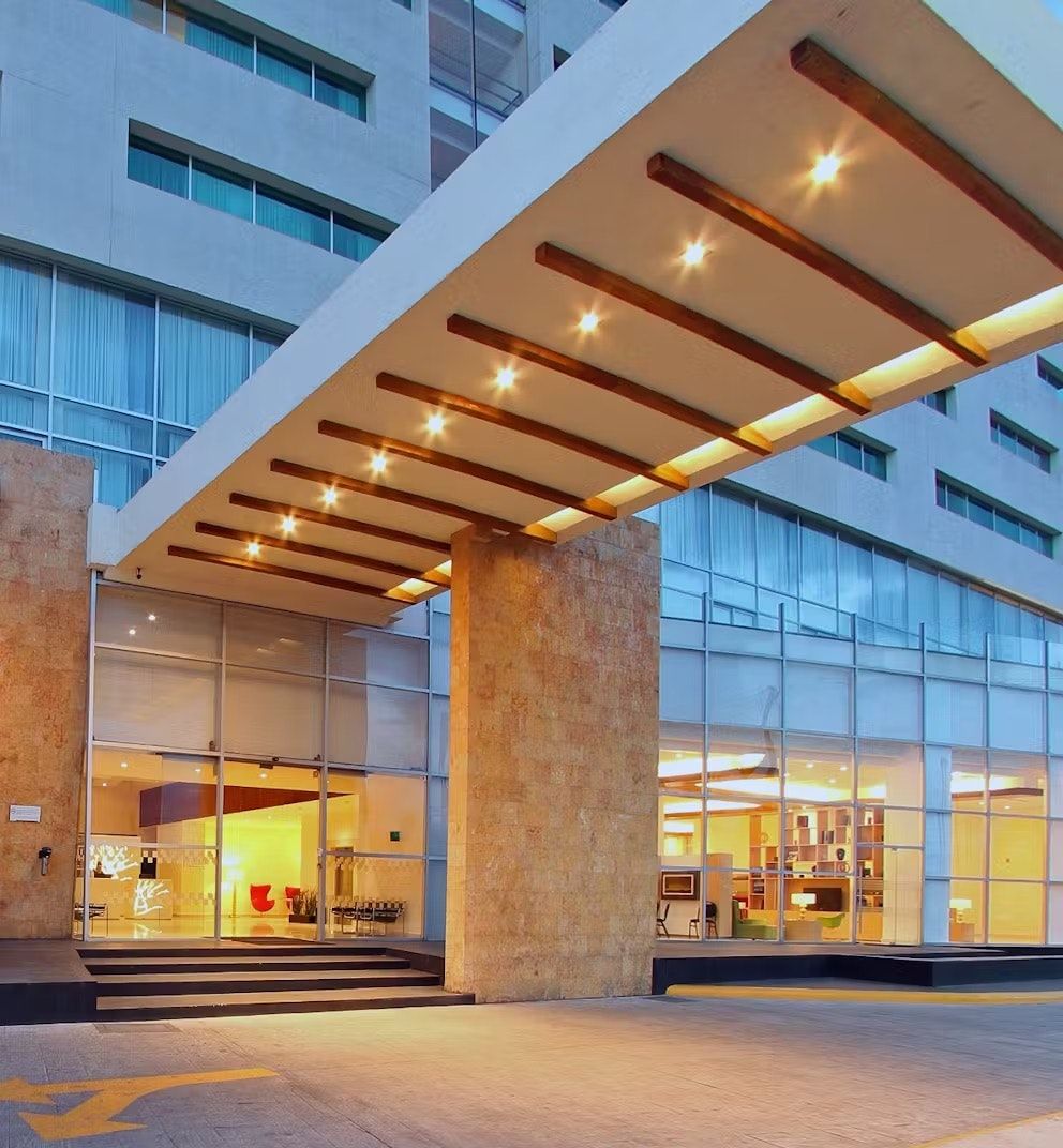 هوتل أوبوس جراند تولوكا أيروبويرتو - تولوكا - مبنى