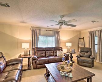 Cozy Higden Retreat - Near Greers Ferry Lake! - Fairfield Bay - Sala de estar