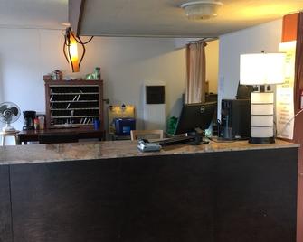 Holiday Lodge - Los Angeles - Front desk