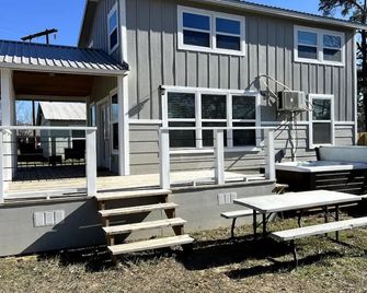 Casita Bella: Private Hot-Tub, Firepit & Grill. - Tyler - Patio