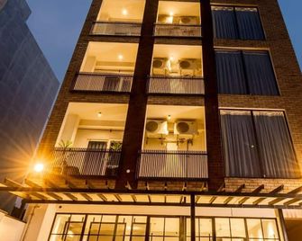 Hotel Imperial Stayz Sector 51 - Gurugram - Building