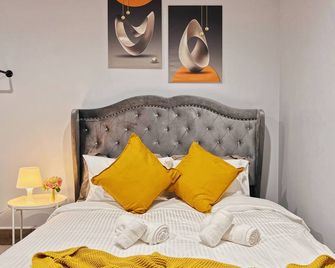 Ramblei near Chinatown & CenterCity: 1 Bedroom - Unit A - Philadelphia - Bedroom