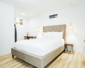 Dq - Deluxe Room, 1 Queen Bed, Non Smoking - לונג ביץ'