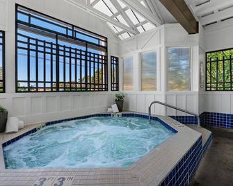 The Wayside Inn - Cannon Beach - Piscina