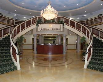 Holiday Inn Express & Suites Bakersfield Central - Bakersfield - Resepsjon