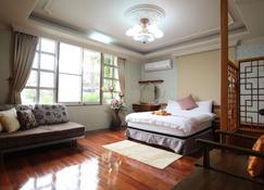 Yilan Pine Villa Homestay - Yilan City - Bedroom