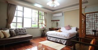 Pine Villa Homestay - Yilan City - Habitación