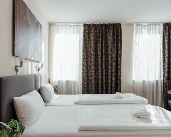 Hotel Hanseat Hamburg - Free Parking - Hamburg - Bedroom
