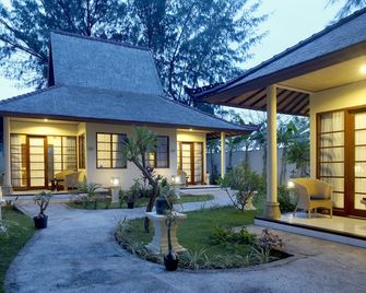 Villa Almarik Resort - Gili Trawangan - Building