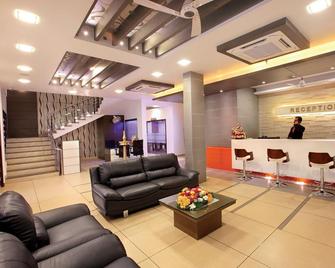 Hotel Aswathy - Thrissur - Rezeption