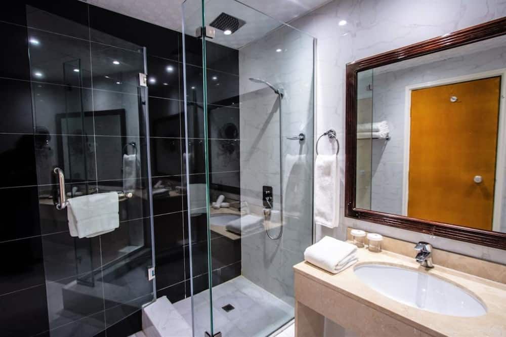 فندق بي إم بيتش هوتل