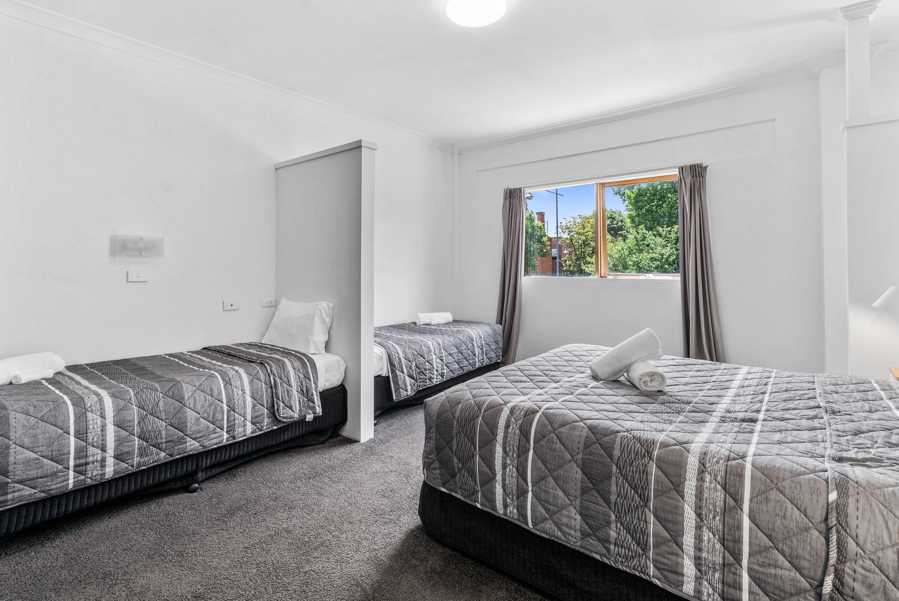 كومفرت إن كومودور البوري