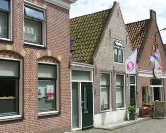 Bij de Buren - Enkhuizen - Gebäude