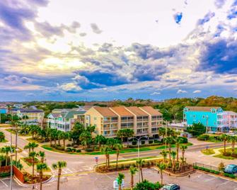 Holiday Inn Resort Oceanfront at Surfside Beach, an IHG Hotel - Surfside Beach - Außenansicht
