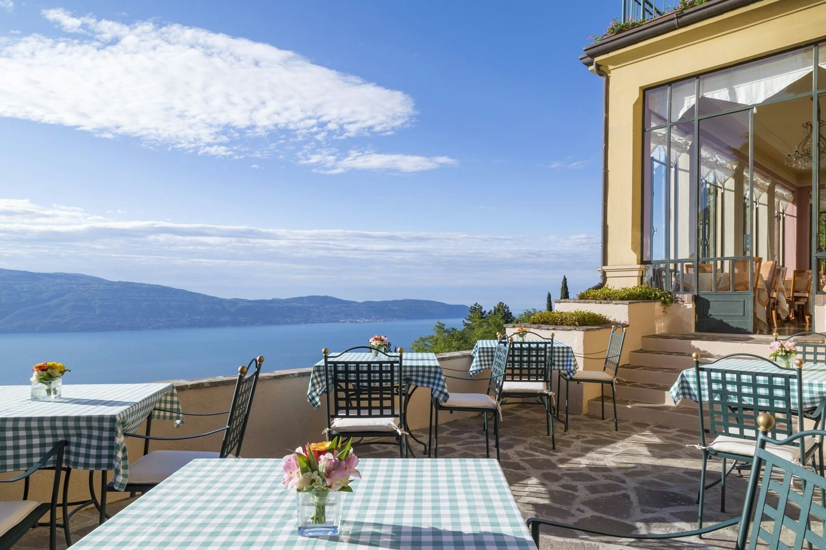 Villa Sostaga Boutique Hotel - Gargnano - Building