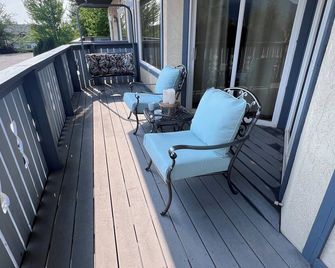 The Hidden Gem Hideaway - Kellogg - Balcony