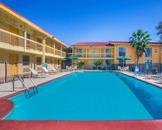 La Vista Express - Formerly La Quinta - Eagle Pass - Uima-allas