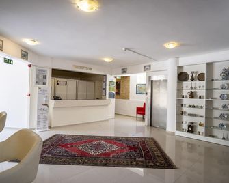 Ayapam Hotel - פמוקלה - דלפק קבלה