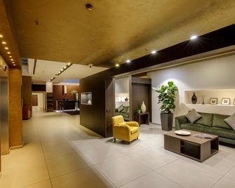 DoubleTree by Hilton Milan - Mailand - Lobby