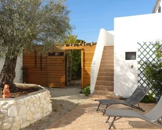 For a quiet family holiday near the beach and the forest. - Dolus-d'Oléron - Patio