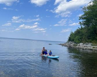 Bayside cottage 5 minutes to the beach and the local golf course. - Northport