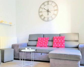 Appartement cosy à Bagnères-de-Luchon 45 m² proche pistes de ski - Luchon - Wohnzimmer