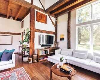 Glasco Woodstock - 16 Acres with Mountain View. - Saugerties - Huiskamer