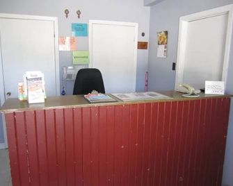 Skyways Motel - Gravenhurst - Front desk