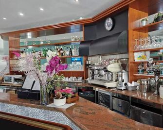 Hotel Dogana - Serravalle - Baari