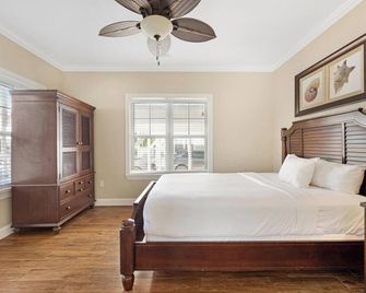 Charming 3-Bedroom Villa Centrally Located in the Florida Keys - Duck Key - Bedroom