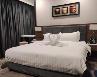 Warwick Al Jubail Hotel - Al Jubail - Bedroom