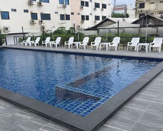 Chada Veranda Hotel - Khon Kaen - Pool