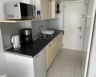 Agi Estrella de Mar - Roses - Küche