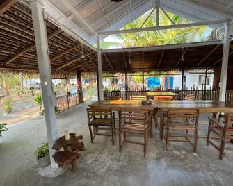 Kite Paradise Hostel-Kalpitiya - Kalpitiya - Patio