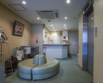 Capsule Inn Hamamatsucho - Tokyo - Front desk